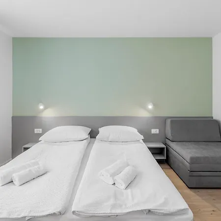 Hotel Prenocisca Autur