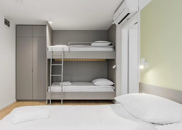 Prenocisca Autur Tolmin