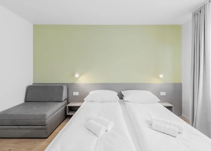 Hotel Prenocisca Autur *