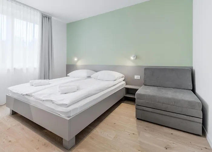 Prenocisca Autur Tolmin